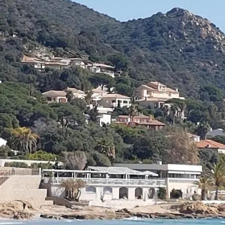 D3: 2 Pieces Avec Grande Terrasse Vue Panoramique Mer